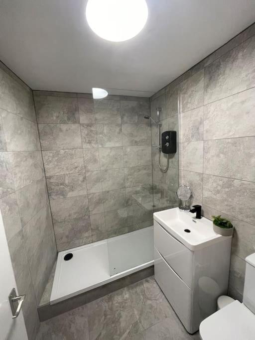 Modern 2 Bedroom City Apartment غلاسغو المظهر الخارجي الصورة