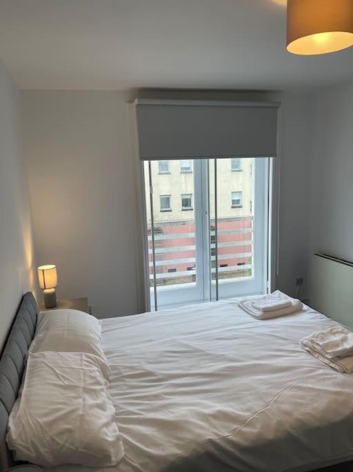 Modern 2 Bedroom City Apartment غلاسغو المظهر الخارجي الصورة